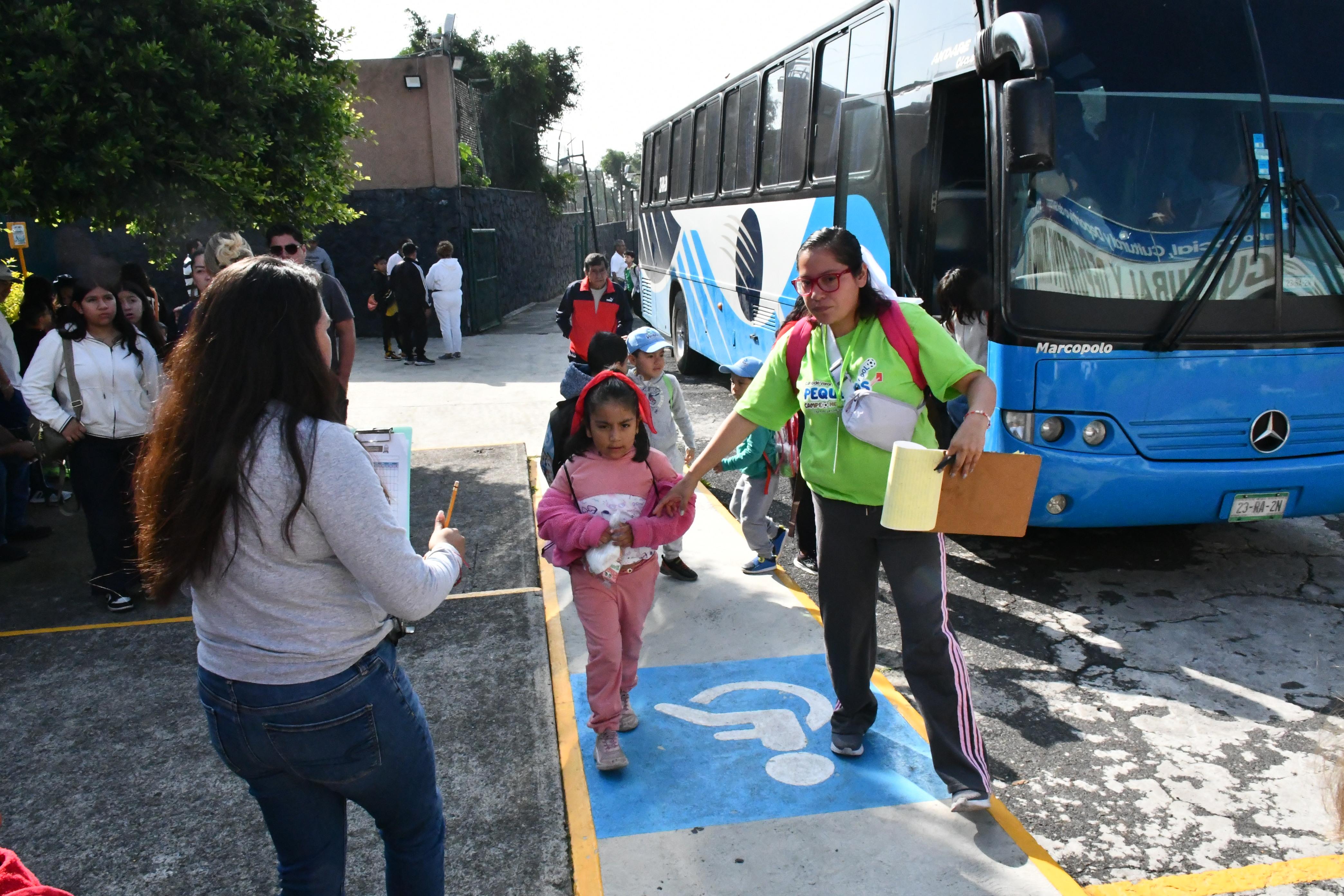  Arribo de niños del Curso de Verano 2026”Pequeños campeones del mundo”, CSCD del SNTISSSTE